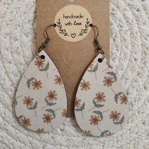 ~Handmade~ vintage style, boho, botanical earrings
